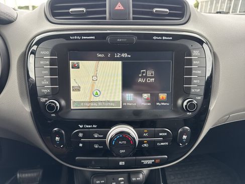 Used 2016 Kia Soul + w/ Primo Package FWD image 32