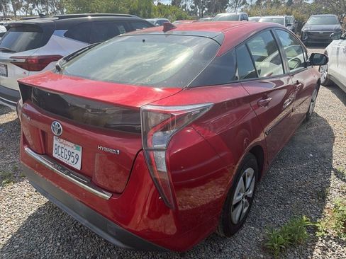 Used 2018 Toyota Prius Two w/ Prius Two Safety Plus Package FWD image 5