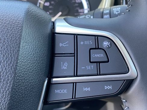 Certified 2026 Toyota Highlander XLE AWD/4WD image 29