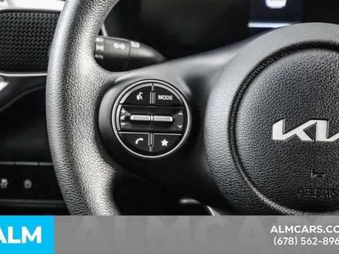 Used 2025 Kia Soul LX w/ LX Technology Package FWD image 21