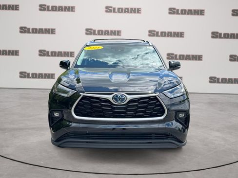 Used 2021 Toyota Highlander XLE AWD/4WD image 8