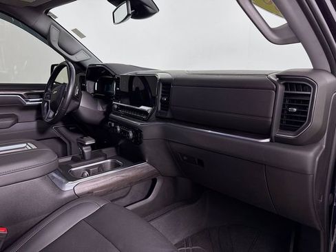 Used 2022 Chevrolet Silverado 1500 LTZ w/ LTZ Premium Package image 31