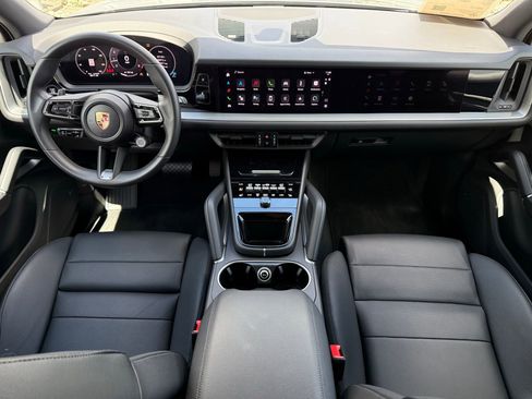 Certified 2025 Porsche Cayenne image 14