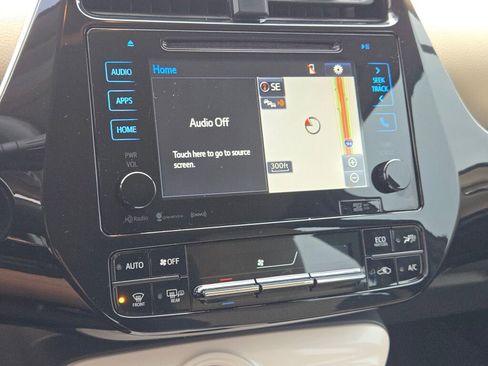 Used 2016 Toyota Prius Four image 22