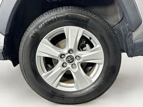 Used 2021 Toyota RAV4 XLE image 11