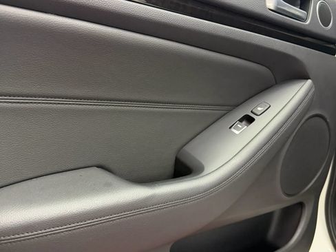 Used 2015 Kia Cadenza Premium w/ Technology Package FWD image 26