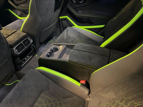 Used 2023 Lamborghini Urus Performante AWD/4WD image 11