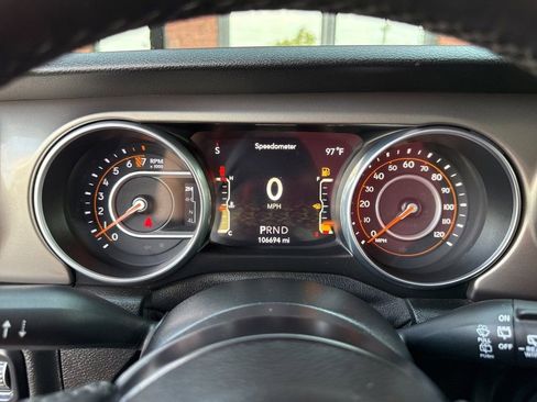 Used 2018 Jeep Wrangler Unlimited Sport S image 2