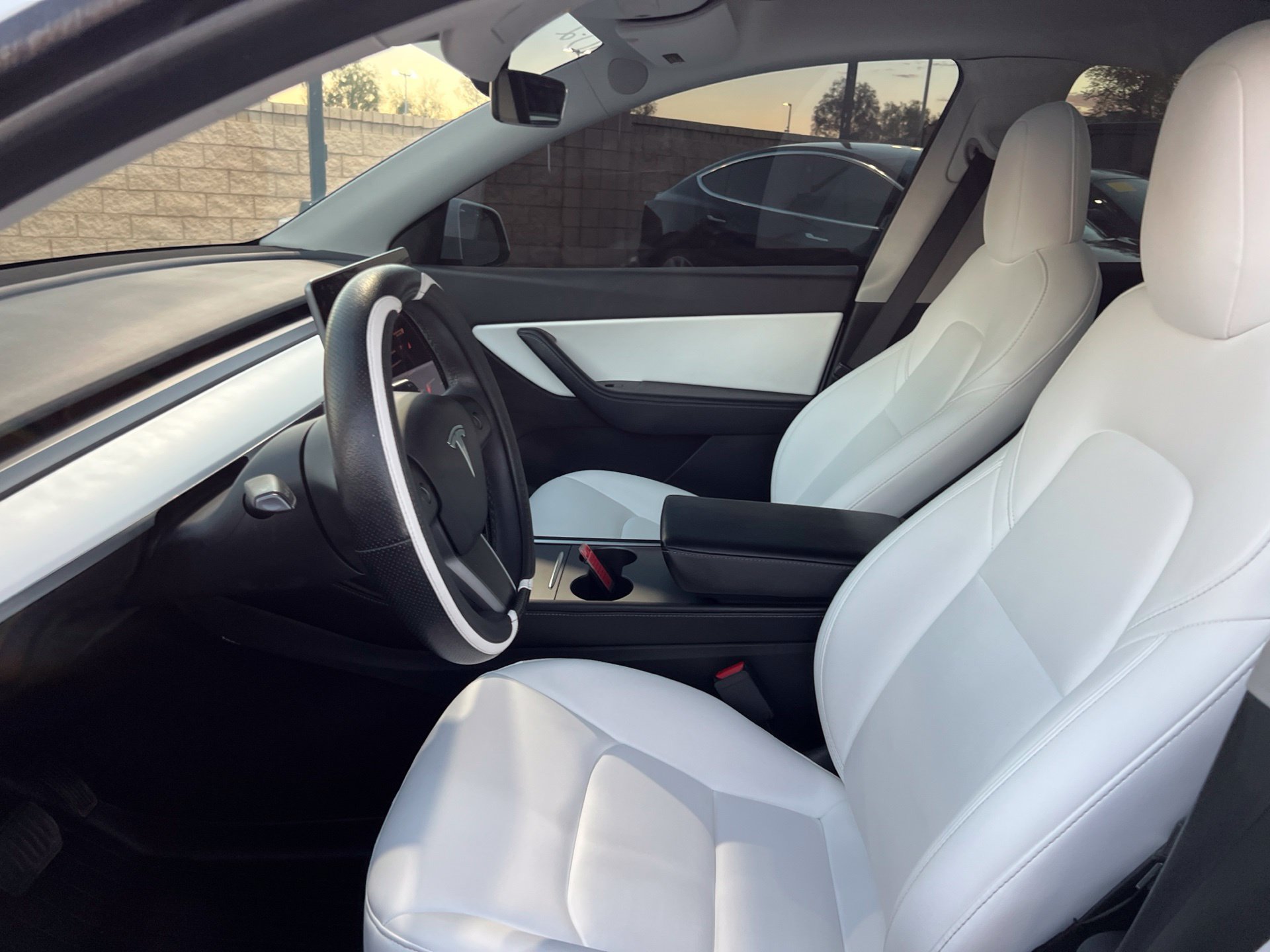 Used 2021 Tesla Model Y Long Range AWD/4WD image 27