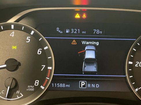 Used 2025 Nissan Frontier SV RWD image 28