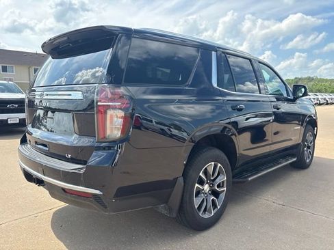 Used 2023 Chevrolet Tahoe LT w/ Luxury Package AWD/4WD image 3