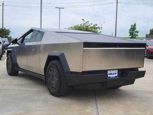 Used 2025 Tesla Cybertruck AWD Crew Cab image 3