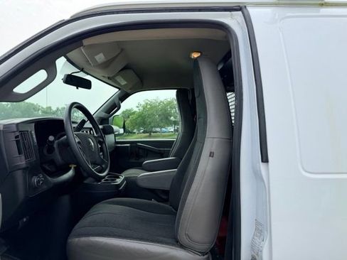 Used 2022 Chevrolet Express 2500 w/ Driver Convenience Package RWD image 7
