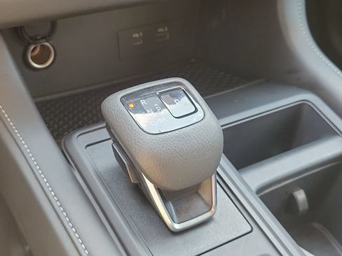 Used 2025 Nissan Pathfinder S FWD image 30
