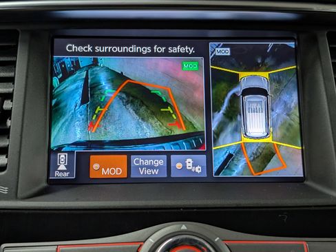 Used 2020 Nissan Armada Platinum image 31