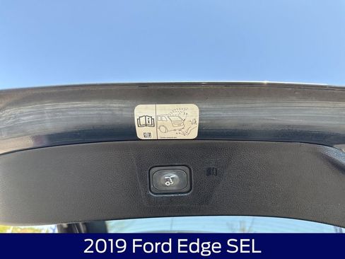 Used 2019 Ford Edge SEL w/ Equipment Group 201A AWD/4WD image 17