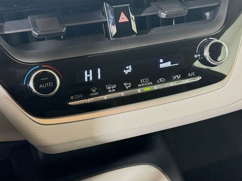 Used 2022 Toyota Corolla LE image 15