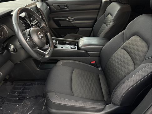Used 2023 Nissan Pathfinder SV w/ SV Premium Package AWD/4WD image 13