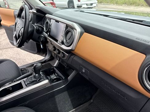 Used 2020 Toyota Tacoma SR5 RWD image 36