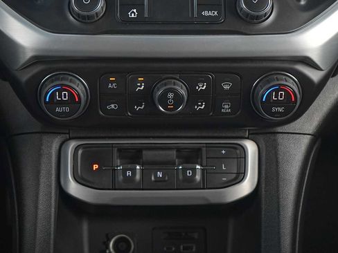 Used 2023 GMC Acadia SLT FWD image 21