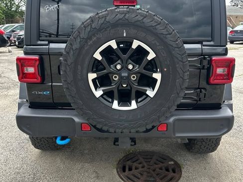 Used 2025 Jeep Wrangler Unlimited Rubicon 4xe w/ Safety Group AWD/4WD image 3