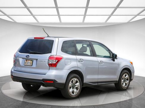 Used 2015 Subaru Forester 2.5i AWD/4WD image 3