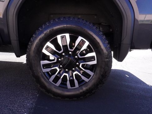 Used 2024 GMC Sierra 3500 Denali Ultimate AWD/4WD image 38