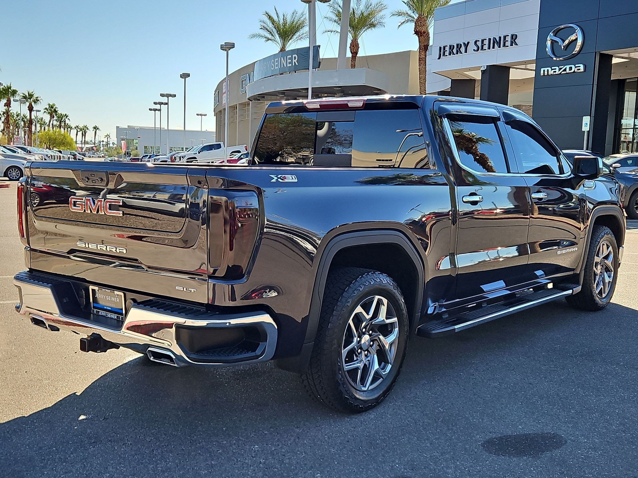 Certified 2023 GMC Sierra 1500 SLT w/ SLT Premium Package AWD/4WD image 5