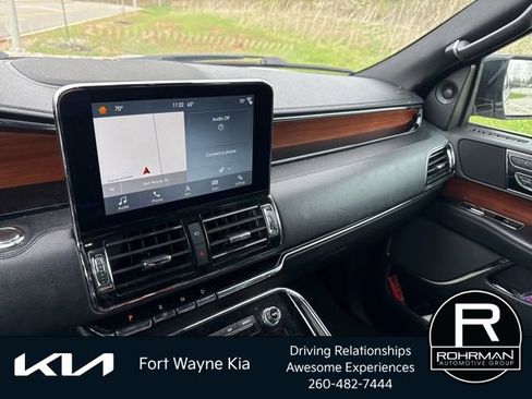 Used 2018 Lincoln Navigator L Reserve w/ Technology Package AWD/4WD image 11