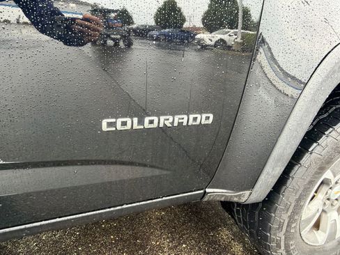 Used 2017 Chevrolet Colorado Z71 AWD/4WD image 28