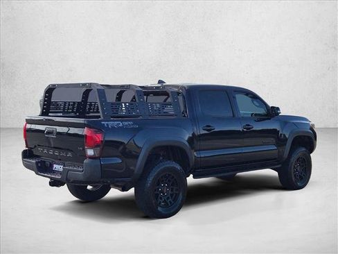 Used 2018 Toyota Tacoma TRD Off-Road RWD image 5