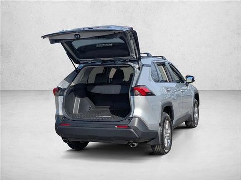 Used 2025 Toyota RAV4 XLE image 5