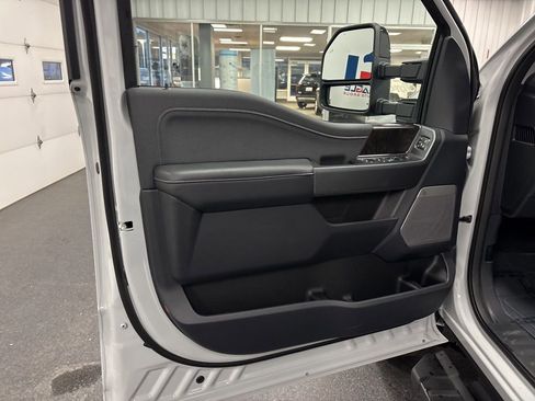 New 2026 Ford F350 Lariat w/ Black Appearance Package image 21