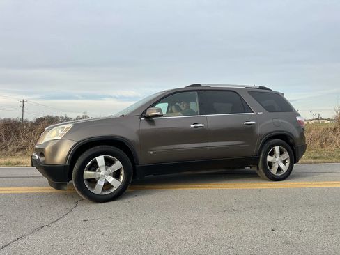 Used 2010 GMC Acadia SLT image 2