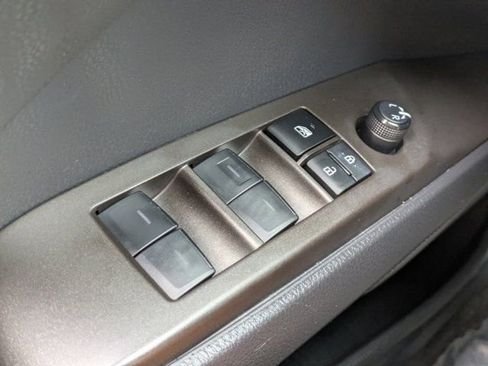 Used 2023 Toyota Camry SE image 19