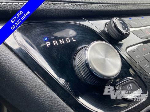 Used 2023 Chrysler Pacifica Touring-L w/ S Appearance Package image 13