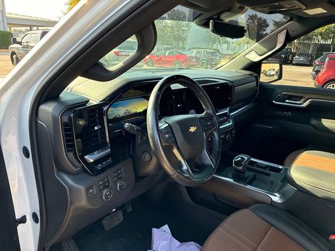 Used 2023 Chevrolet Silverado 1500 High Country AWD/4WD image 14