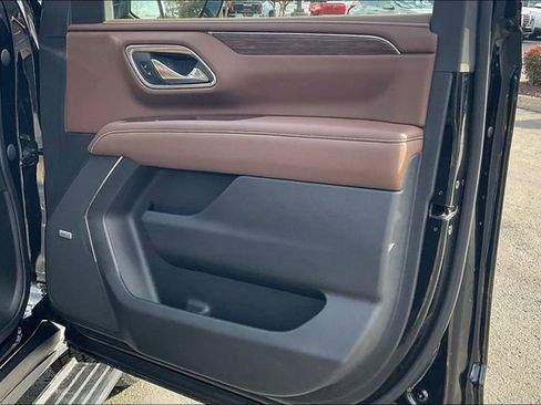 Used 2023 Chevrolet Tahoe High Country w/ Premium Package image 24