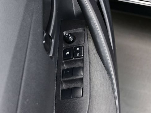 Used 2025 Toyota Corolla LE FWD image 10