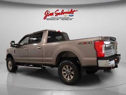 Used 2019 Ford F250 Lariat w/ Lariat Ultimate Package AWD/4WD image 4
