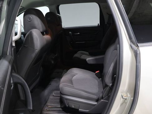 Used 2016 Chevrolet Traverse LT w/ Style and Technology Package image 17