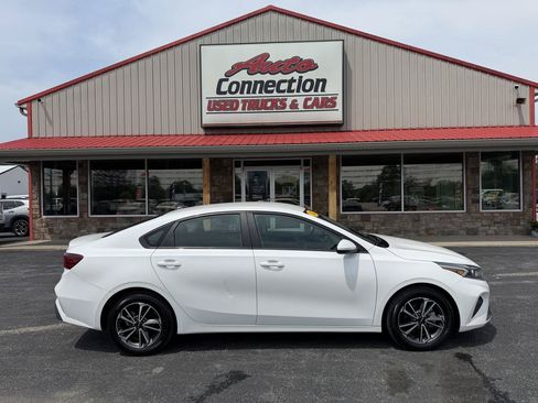 Used 2022 Kia Forte LXS FWD image 3