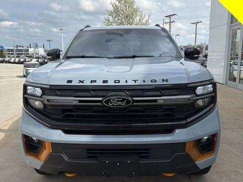 Used 2025 Ford Expedition Tremor image 5