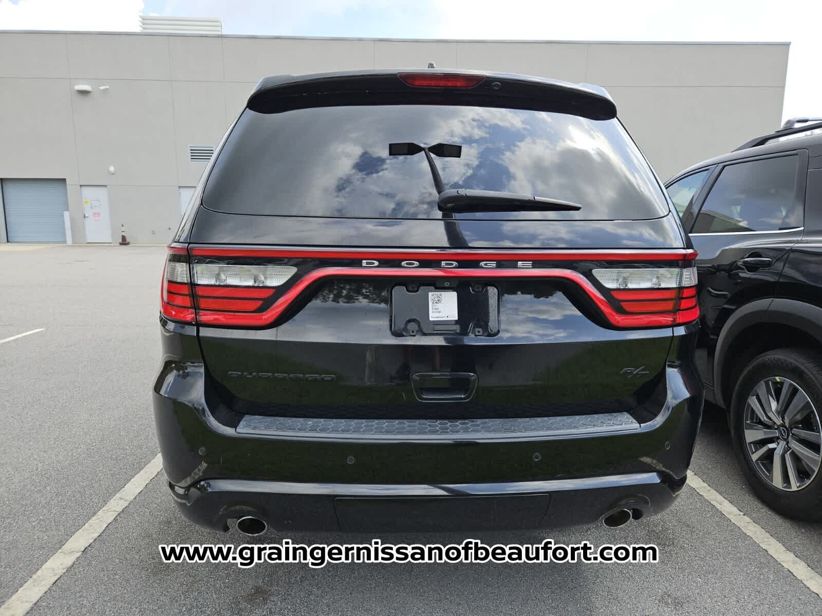 Used 2017 Dodge Durango R/T w/ Blacktop Package RWD image 8
