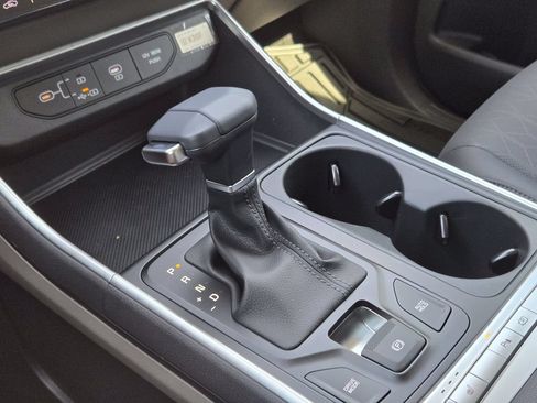 New 2026 Kia Carnival FWD image 17