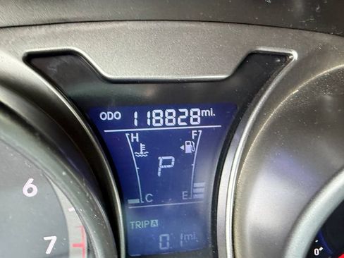 Used 2012 Hyundai Veloster w/ Style Pkg FWD image 5