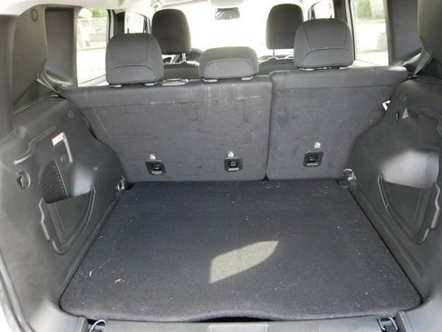 Used 2023 Jeep Renegade Altitude w/ Convenience Group I AWD/4WD image 6