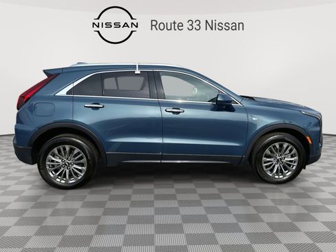 Used 2024 Cadillac XT4 Premium Luxury image 3