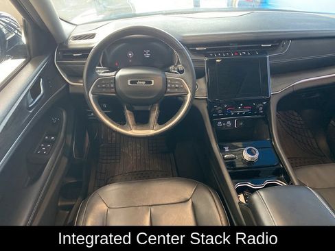 Used 2022 Jeep Grand Cherokee L Limited w/ Black Appearance Package AWD/4WD image 4