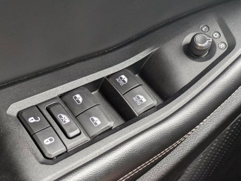 Used 2023 Jeep Grand Cherokee L Laredo image 20